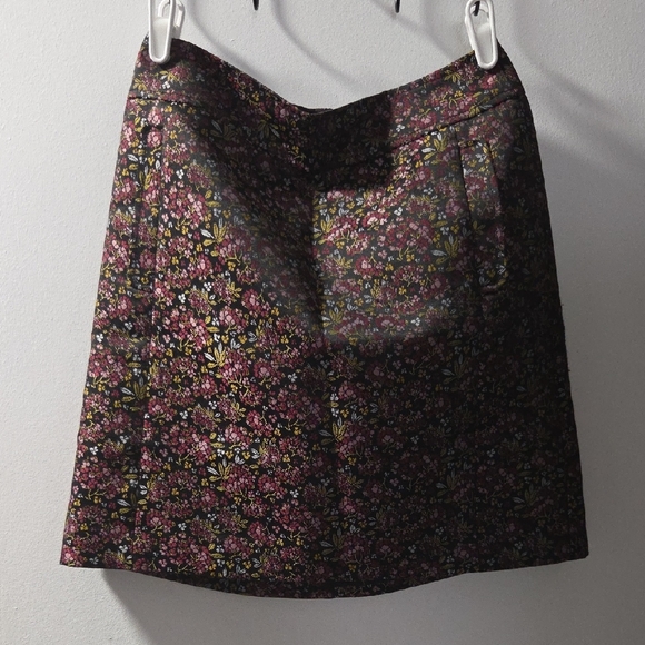 LOFT Dresses & Skirts - LOFT Floral Mini Skirt - Black and Purple